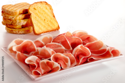 piatto di prosciutto photo