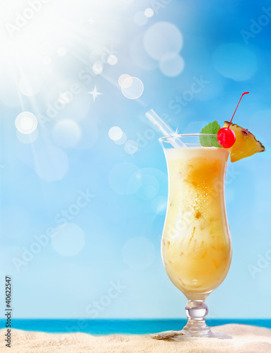 Fresh tropical cocktail on sunny beach #40622547