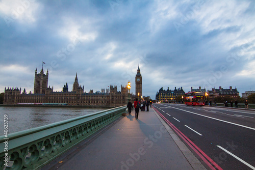 Puente de Westminster en Londres photo