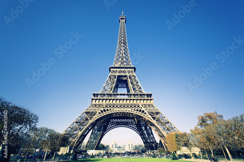 Fototapeta Naklejka Na Ścianę i Meble -  view of Eiffel tower