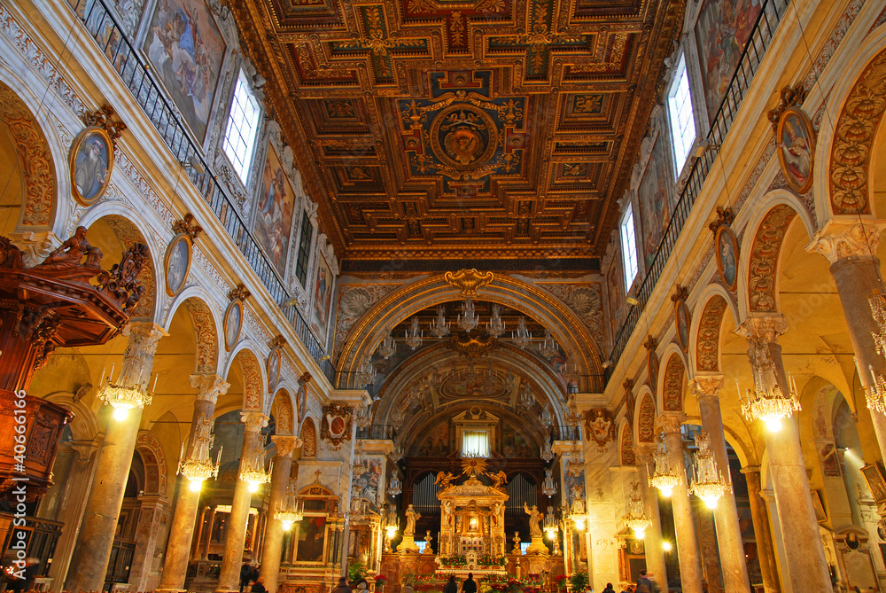 Fototapeta premium Santa Maria in Aracoeli Basilica interior