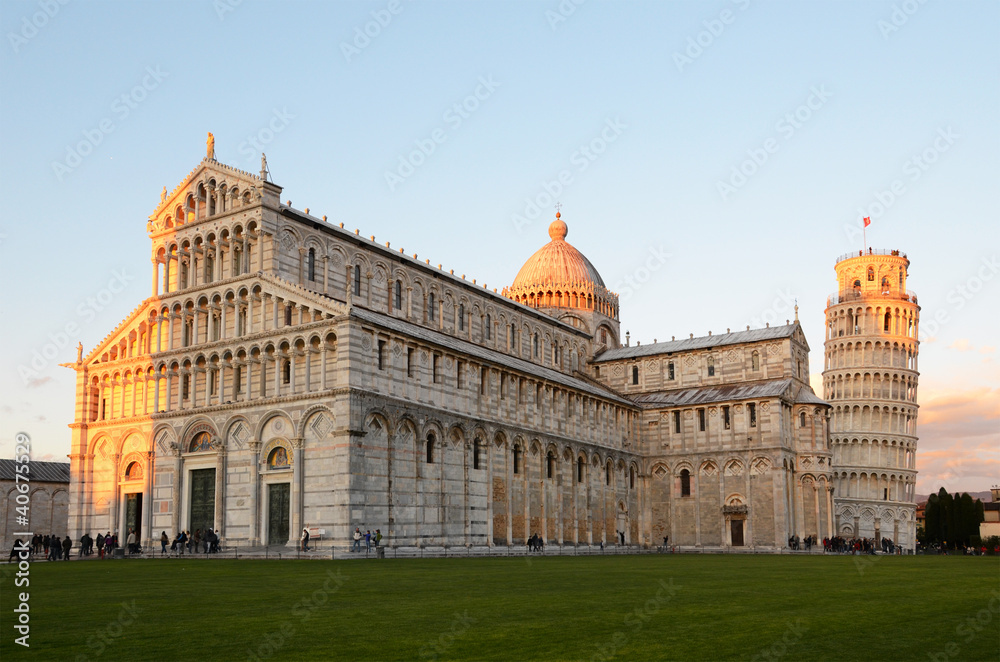 Piazza dei Miracoli: Basilica and the Leaning Tower, Pisa, Italy