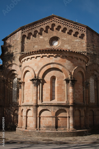   bside de la iglesia de Sant Joan de les Abadesses
