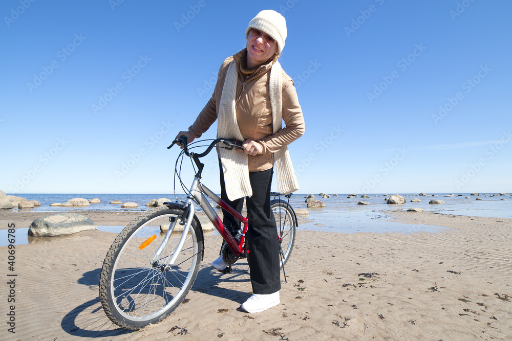Fototapeta premium Cyclist at sea.