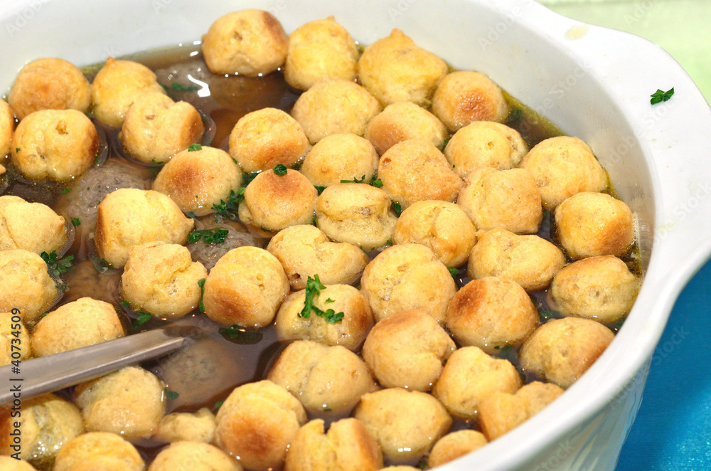 Leberknödelsuppe mit Schwimmerle Leberknödelsuppe mit Schwimmerle