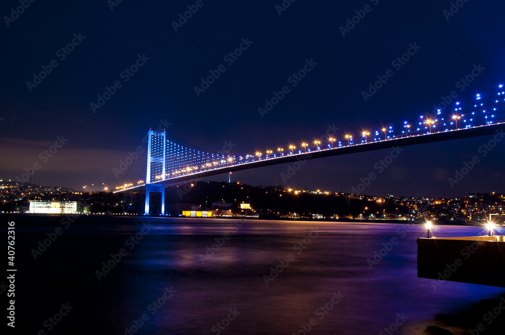 İstanbul Boğaziçi Köprüsü Gece