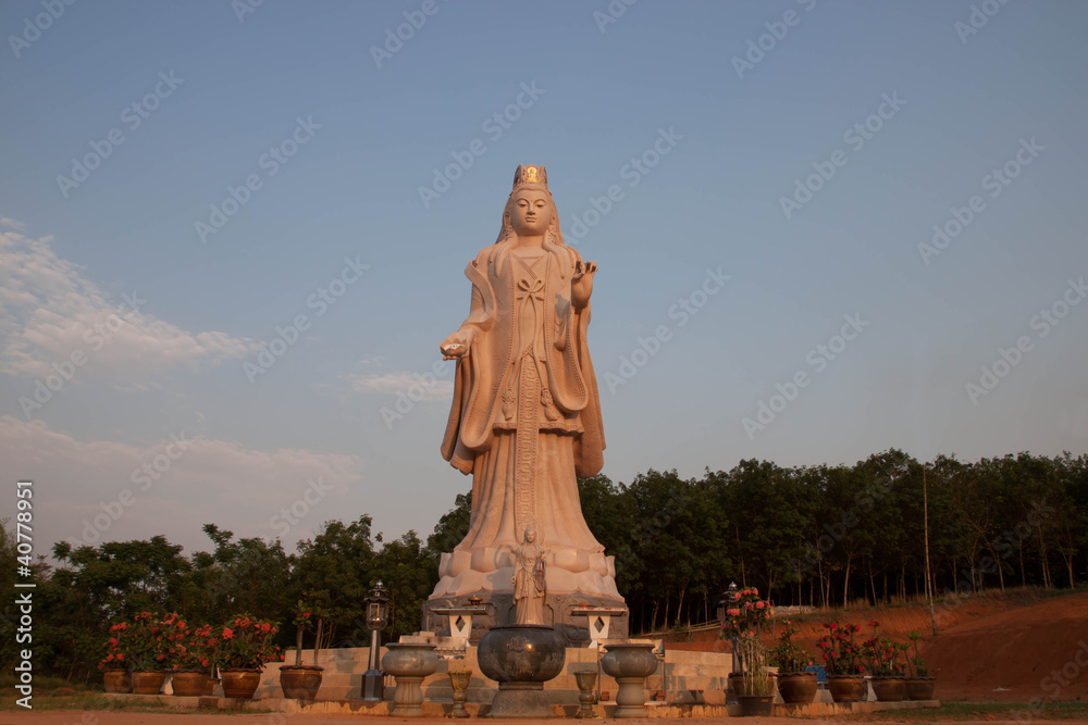 Fototapeta premium Statue of Guan Yin