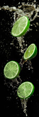 Küchenrückwand glas motiv Spritzendes Wasser Limetten mit Spritzwasser  © inna_astakhova