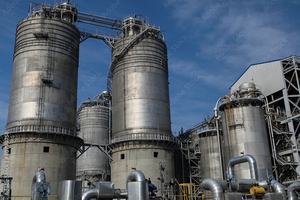 Fototapeta premium Oil refinery