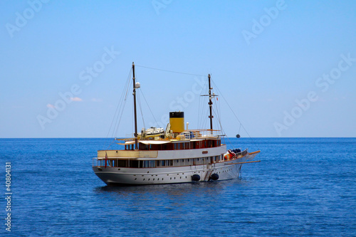 the classic 1930s cruising yacht