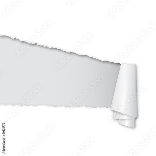 aufgerissenes Papier mit Textfreiraum