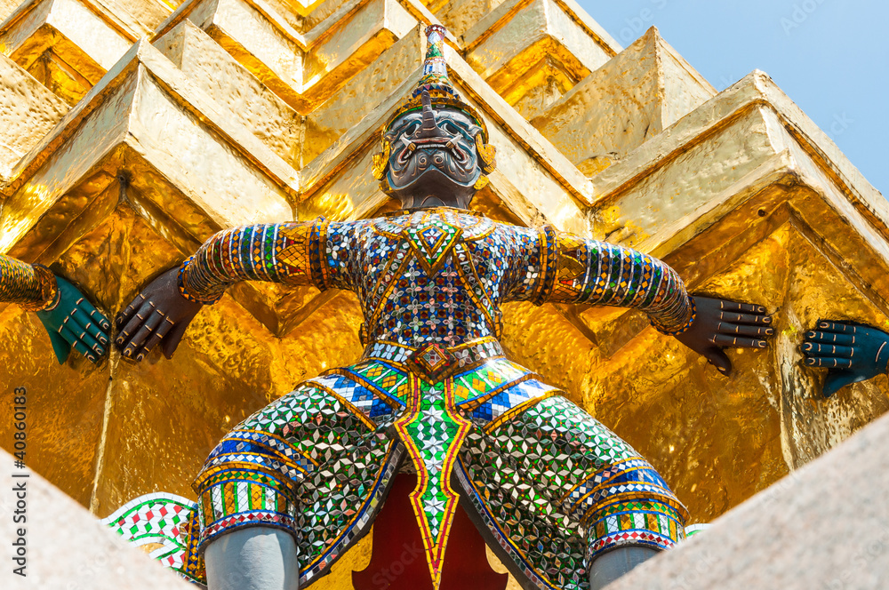Giant  Lifts  The Golden Pagoda At Wat Pra Kaew , Bangkok, Thail