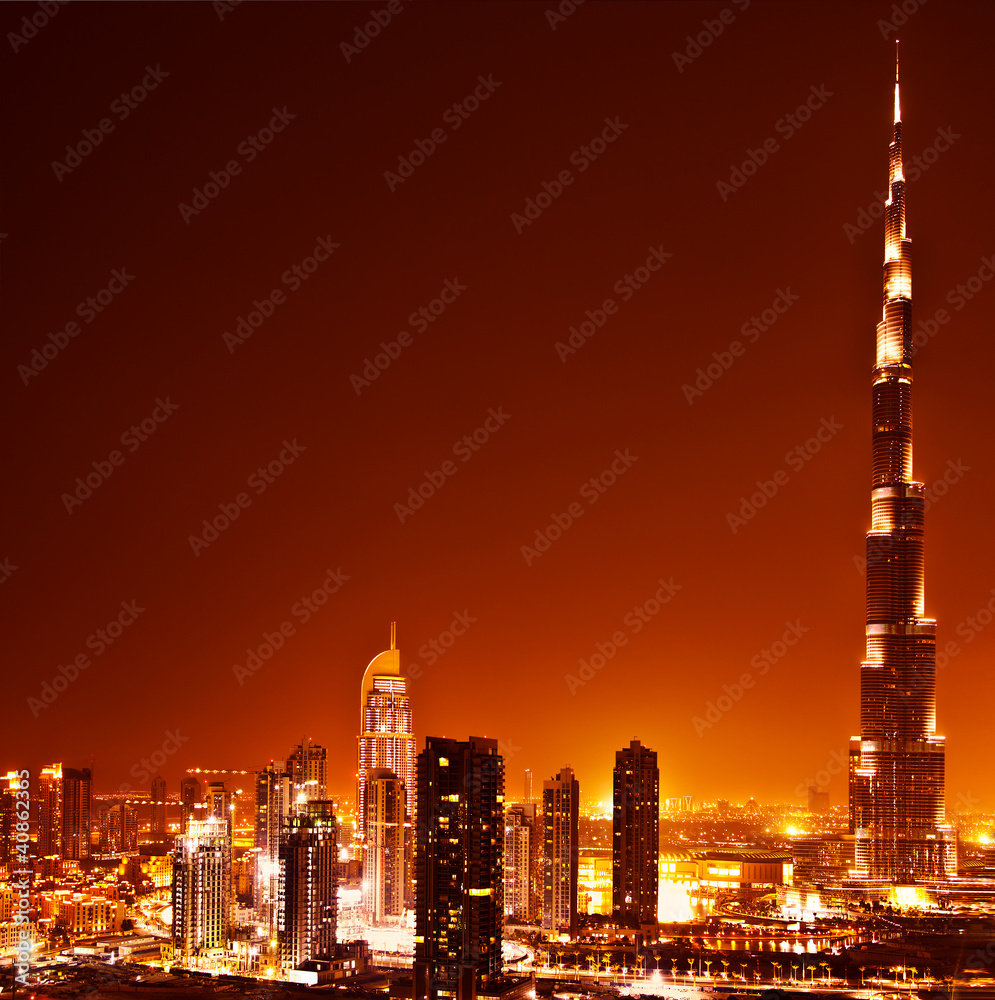 Fototapeta premium Dubai downtown on sunset