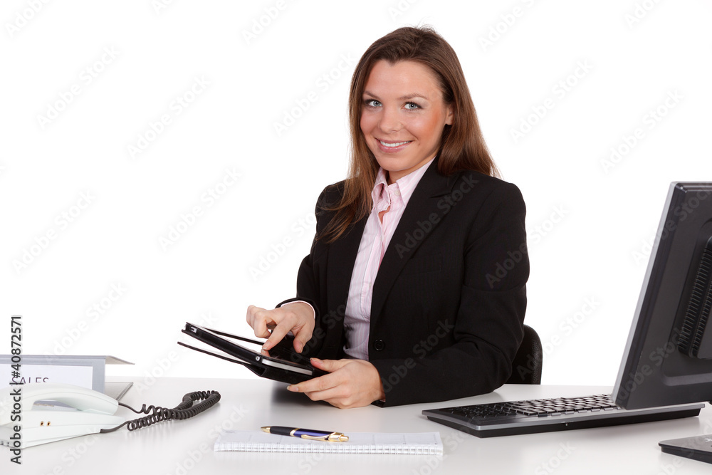 geschäftsfrau macht sich notizen auf dem touchpad geschäftsfrau macht sich notizen auf dem touchpad