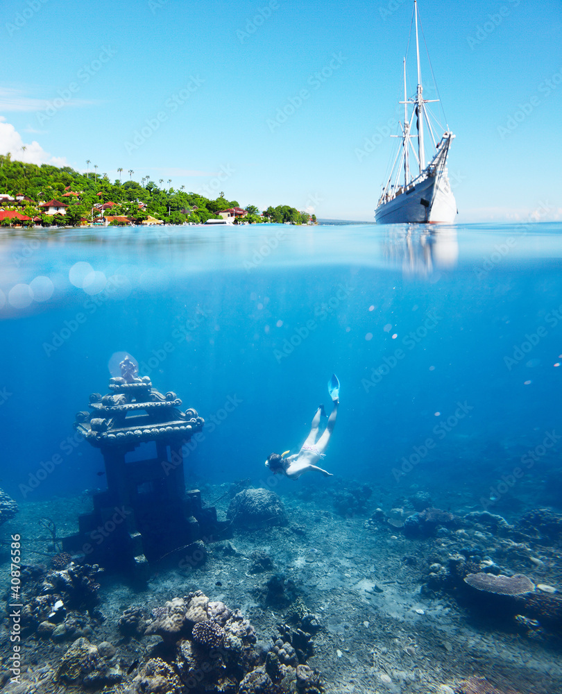 Obraz premium Underwater landmark