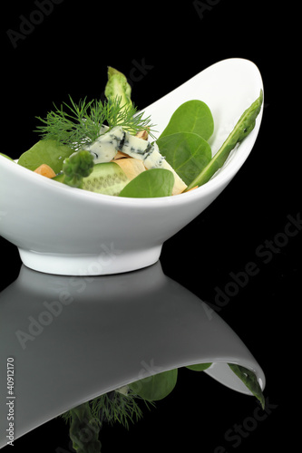Fototapeta Naklejka Na Ścianę i Meble -  Green salad with vegetables and cheese