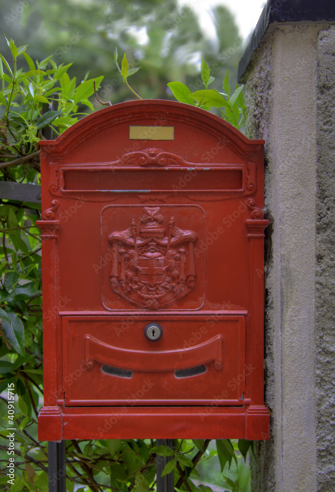 Roter Briefkasten