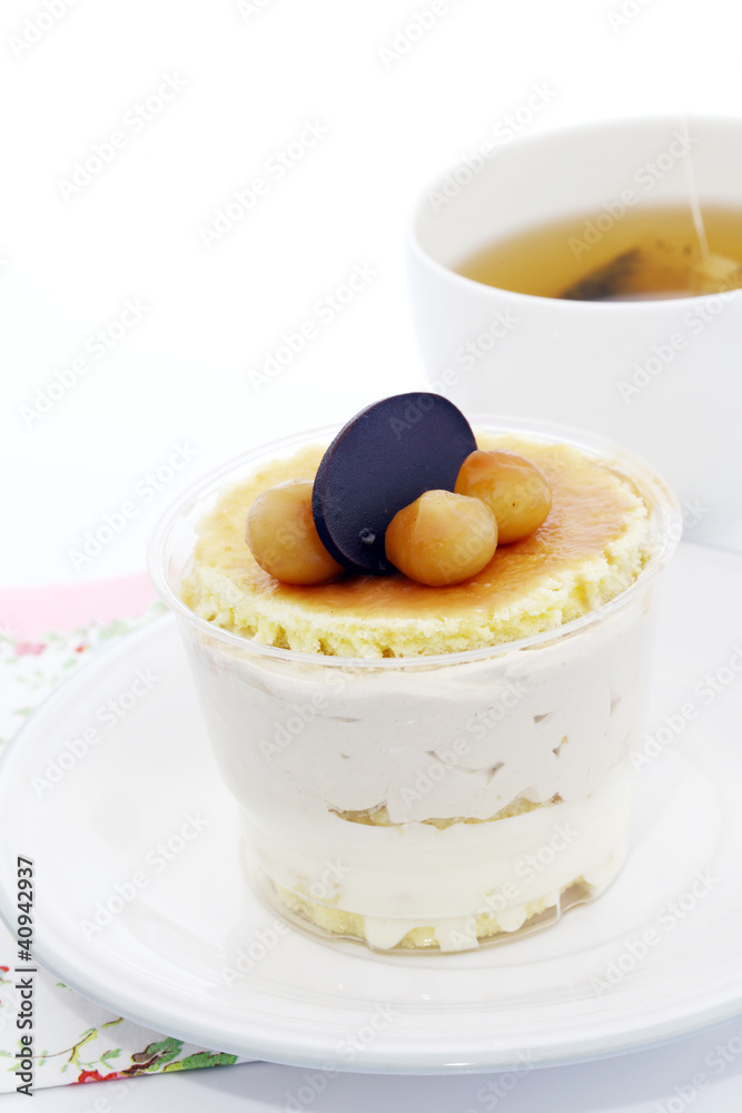 Macadamia white chocolate cake