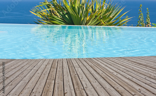 piscine margelle bois photo