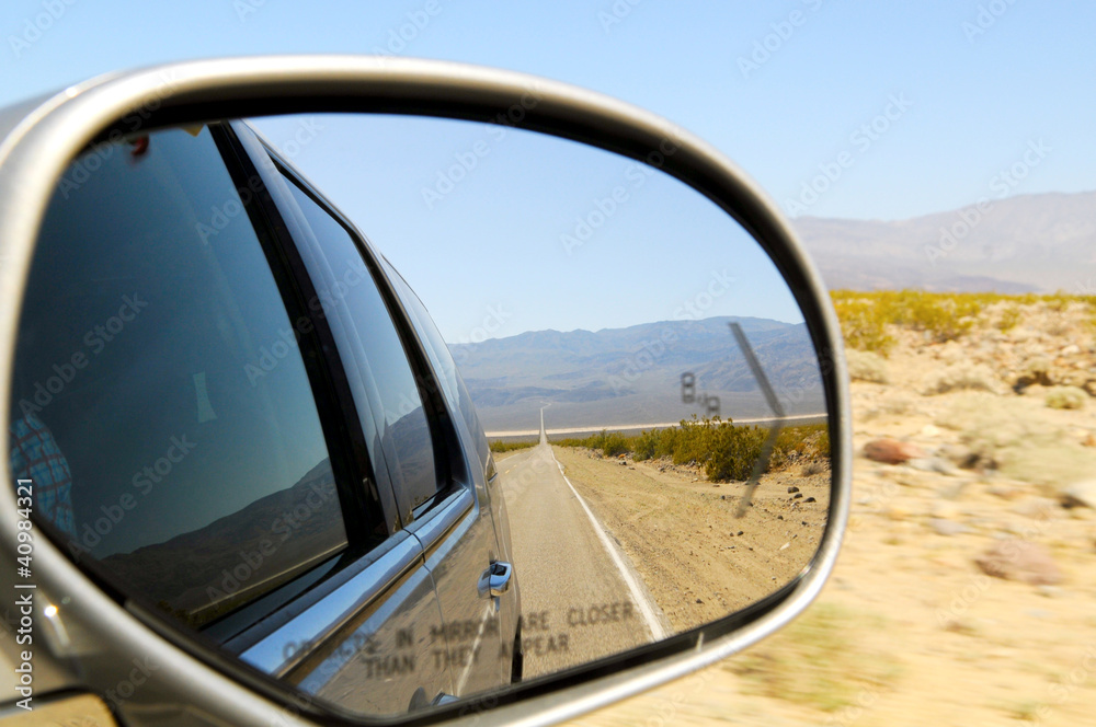 Fototapeta premium Straight road in reflection