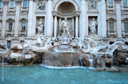 Fontana di Trevi, Roma photo