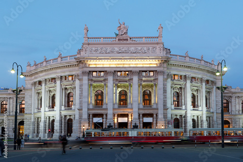 Burgtheater Wien, Abendaufnahme