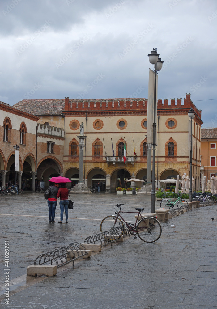 Obraz premium Italy Ravenna People square