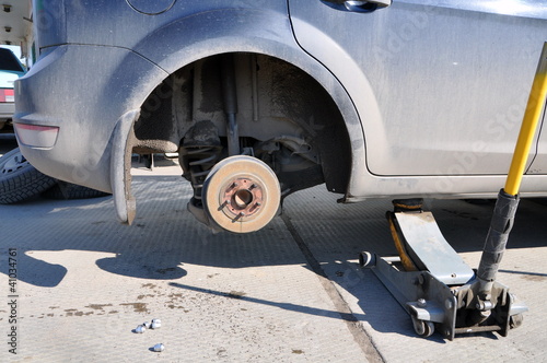 Repair of the back bridge of the car