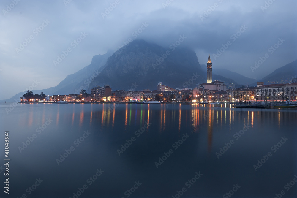 Obraz premium Beautiful view of Lecco in Como Lake Italy at dusk