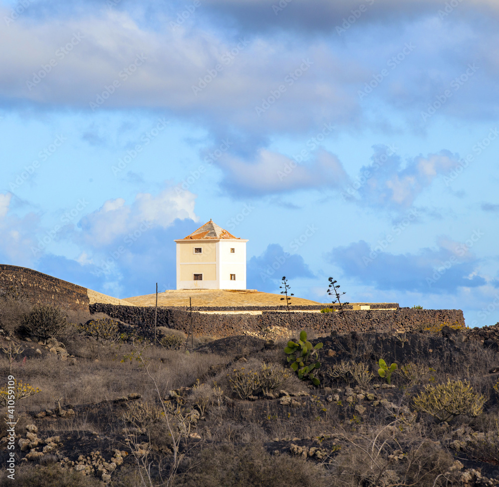 Yaiza, Lanzarote - old farm house converted in a home Yaiza, Lanzarote - old farm house converted in a home