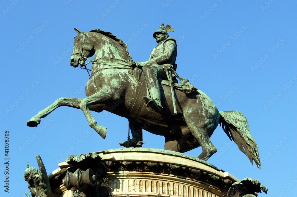 Obraz premium Equestrian statue of Tsar Nicolas The First in Saint Petersburg