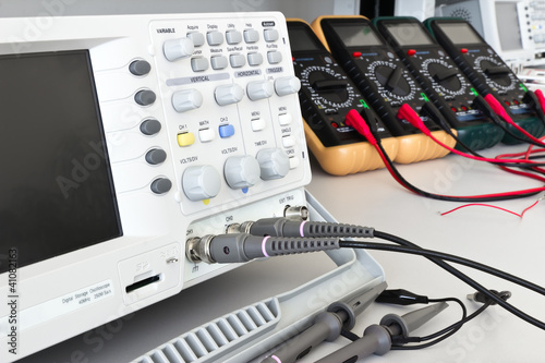 Cuadro en lienzo digital oscilloscope and measuring devices with cables