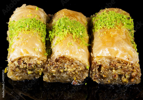 baklava filo pastry and syrup