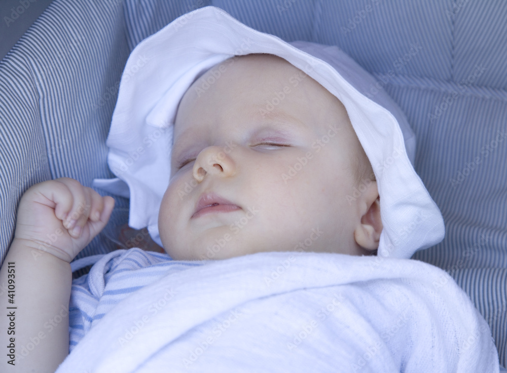 śpiące niemowle - obrazy, fototapety, plakaty 