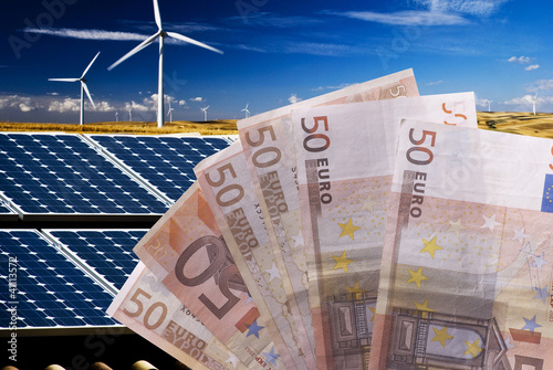 energia rinnovabile e denaro photo