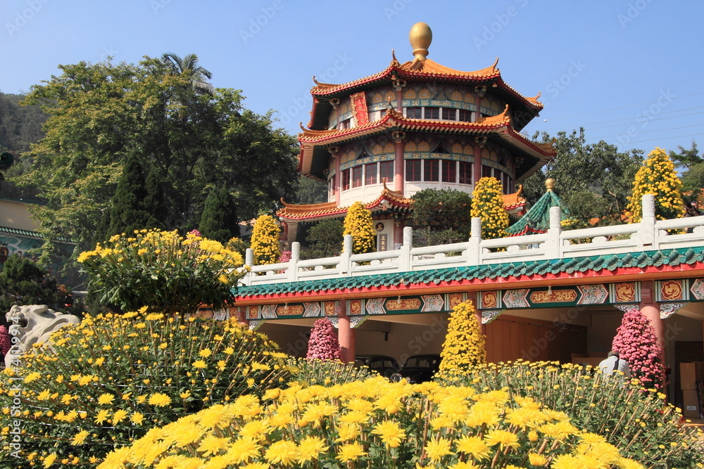 Fototapeta premium Chinese garden of Yuen Yuen Institute temple