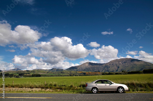 Auto an der Landstrasse in Neuseeland
