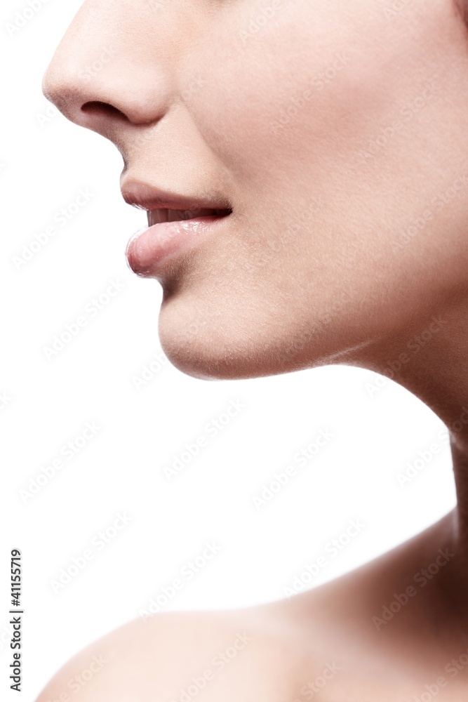 Obraz premium Zbliżenie profil kobiecego nosa i ust