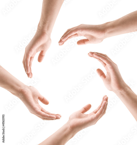 Fünf Hände im Kreis