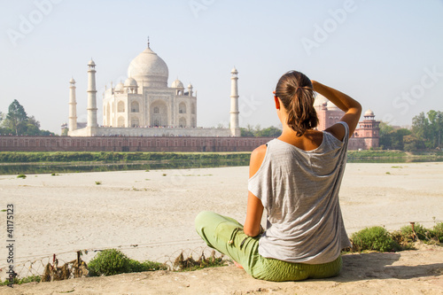 woman at Taj Mahal