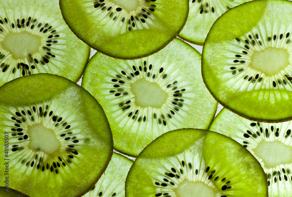 Viele Scheiben von einer Kiwi