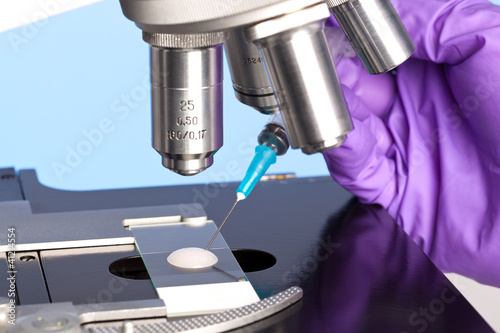 Photos Embryology sample and microscope