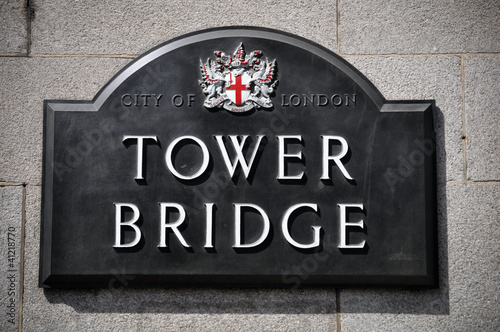 TOWER BRIDGE, LONDRA
