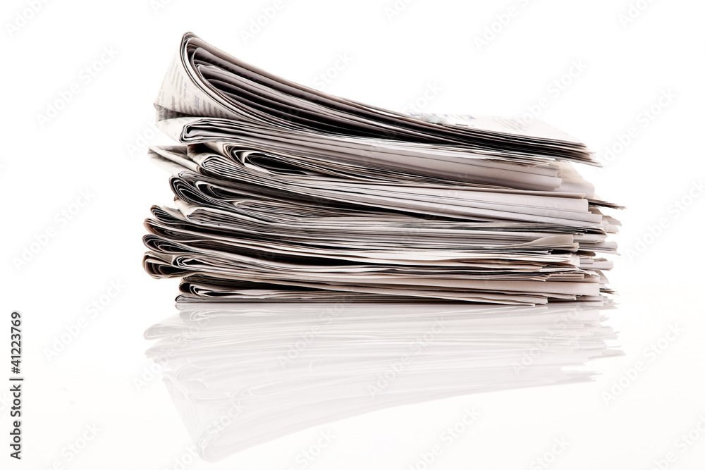 Stapel von alten Zeitungen und Zeitschriften Stapel von alten Zeitungen und Zeitschriften