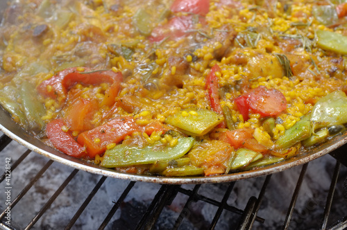 Finishing paella