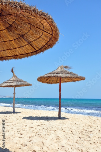 Sonnenschirme am Strand