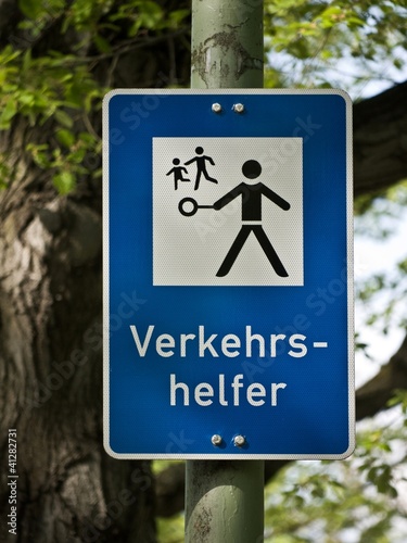 Verkehrshelfer-Schild