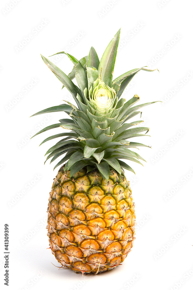 Fototapeta premium ripe pineapple isolated on white