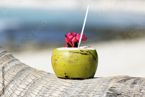 Fototapeta Naklejka Na Ścianę i Meble -  beach cocktail