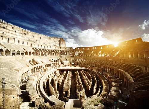 Fotografia inside of Colosseum in Rome, Italy